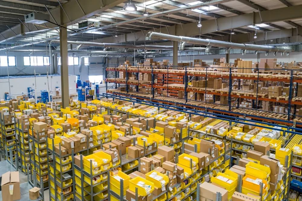 Logistics & Warehousing — humanoid robots in action